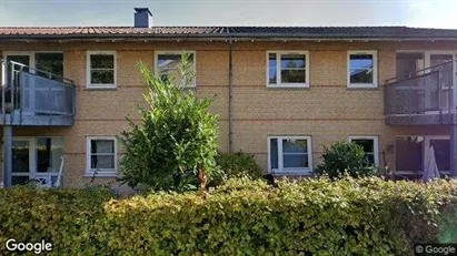 Lejligheder til leje i Snekkersten - Foto fra Google Street View Lejligheder til leje i Snekkersten - Foto fra Google Street View