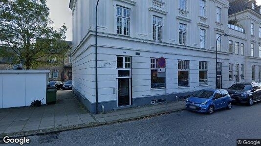 114 m2 lejlighed i Charlottenlund til leje